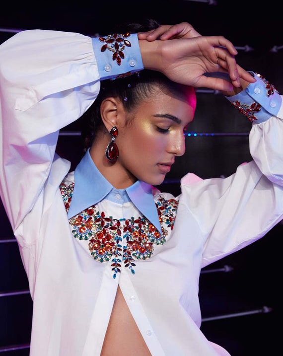 RHINE STONE NECK SHIRT