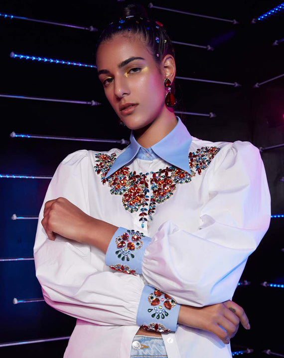 RHINE STONE NECK SHIRT